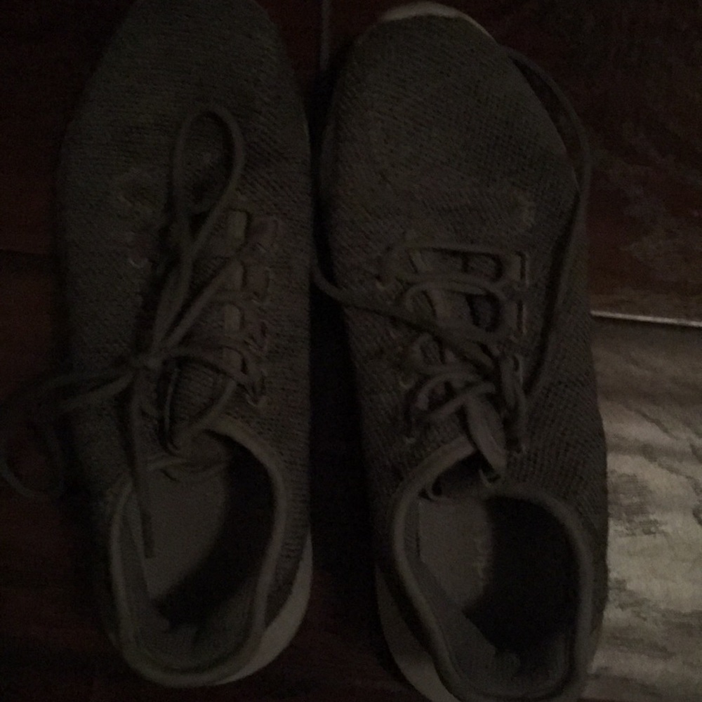 Only been worn 100x in good condition